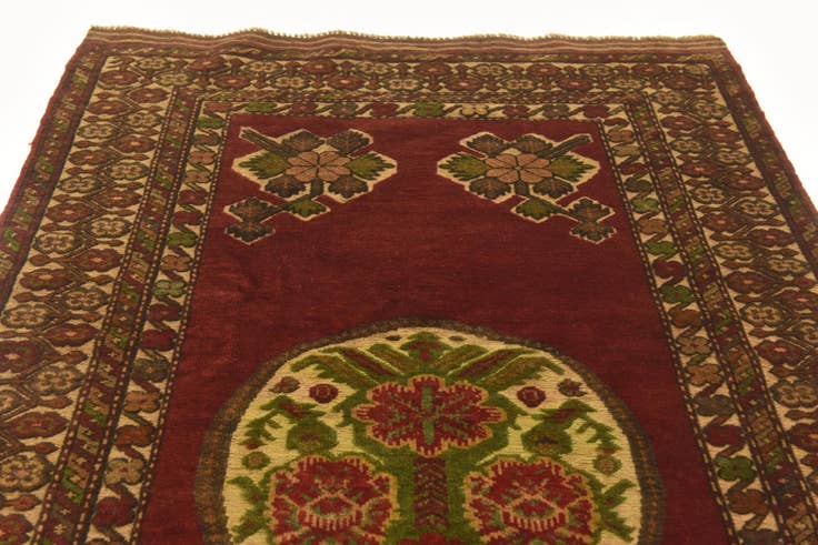 Detail image of 4' 2 x 6' 3 Hand Knotted Sumak Wool Rug