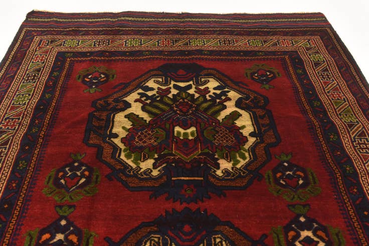 Detail image of 4' 2 x 6' 4 Hand Knotted Sumak Wool Rug