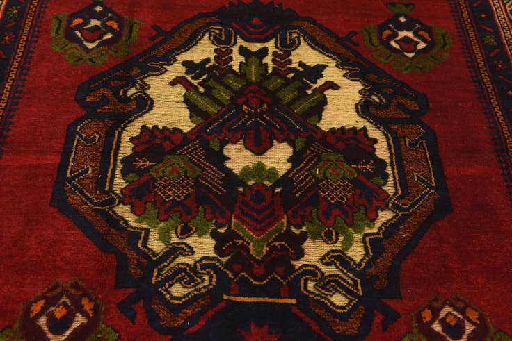 Detail image of 4' 2 x 6' 4 Hand Knotted Sumak Wool Rug