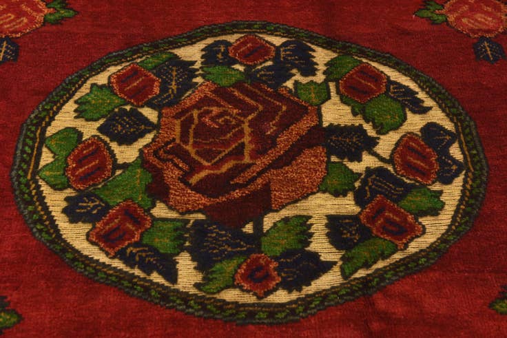 Detail image of 4' 3 x 6' 5 Hand Knotted Sumak Wool Rug