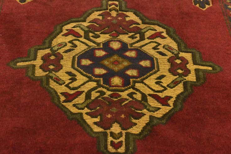 Detail image of 4' 2 x 6' 2 Hand Knotted Sumak Wool Rug