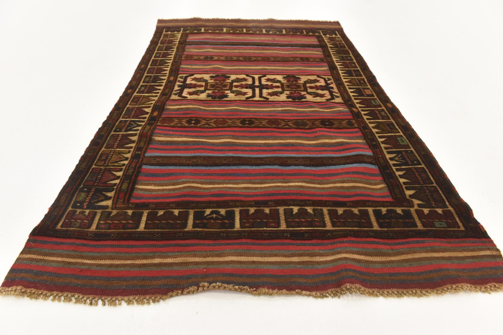 2' 10 x 5' Hand Knotted Sumak Wool Rug