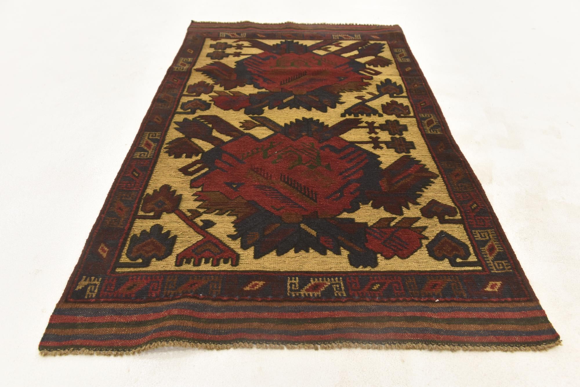 2' 10 x 4' 10 Hand Knotted Sumak Wool Rug