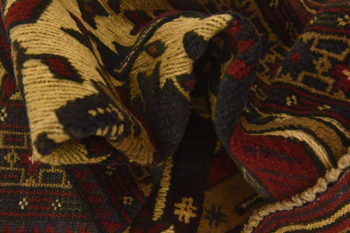 2' 10 x 4' 10 Hand Knotted Sumak Wool Rug