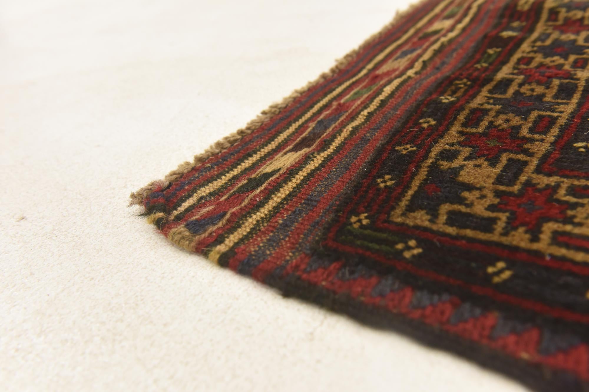 2' 10 x 4' 10 Hand Knotted Sumak Wool Rug