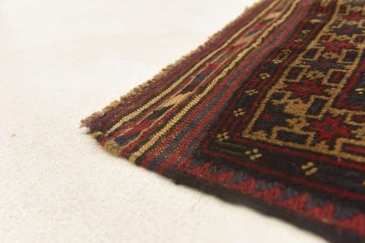 2' 10 x 4' 10 Hand Knotted Sumak Wool Rug