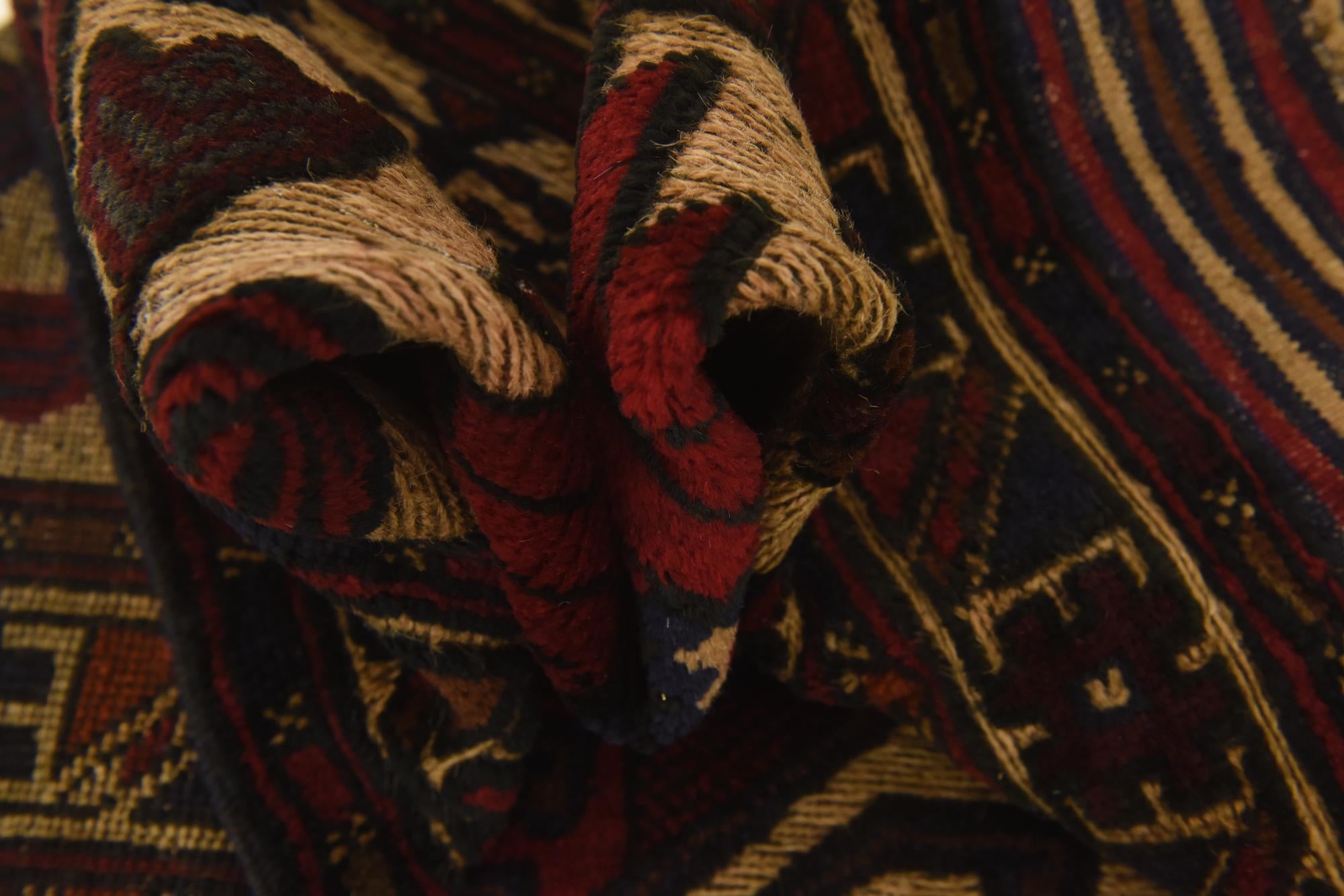 3' x 4' 4 Hand Knotted Sumak Wool Rug