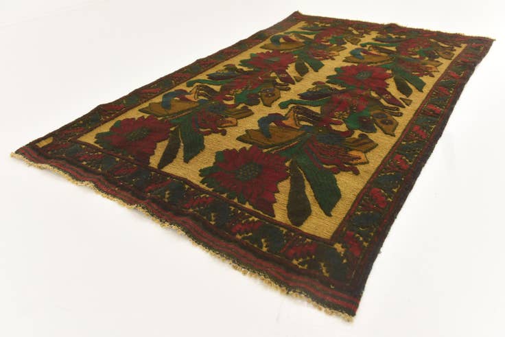 Detail image of 3' x 4' 10 Hand Knotted Sumak Wool Rug