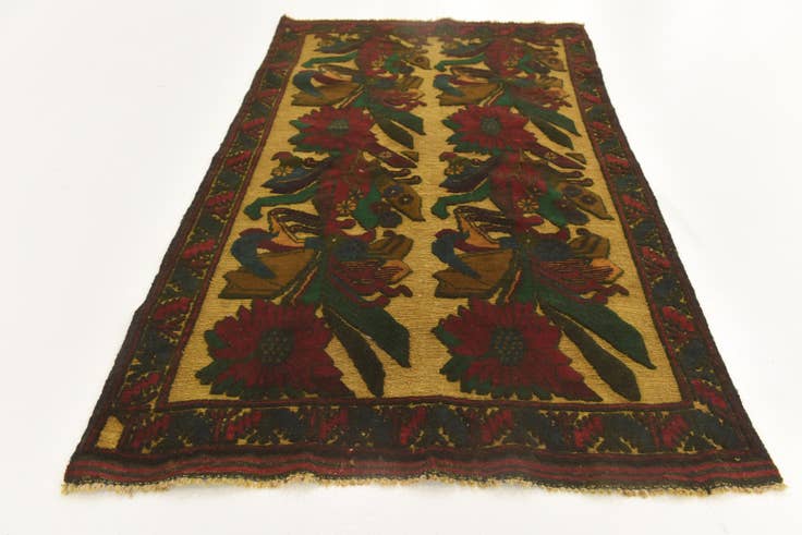 Detail image of 3' x 4' 10 Hand Knotted Sumak Wool Rug