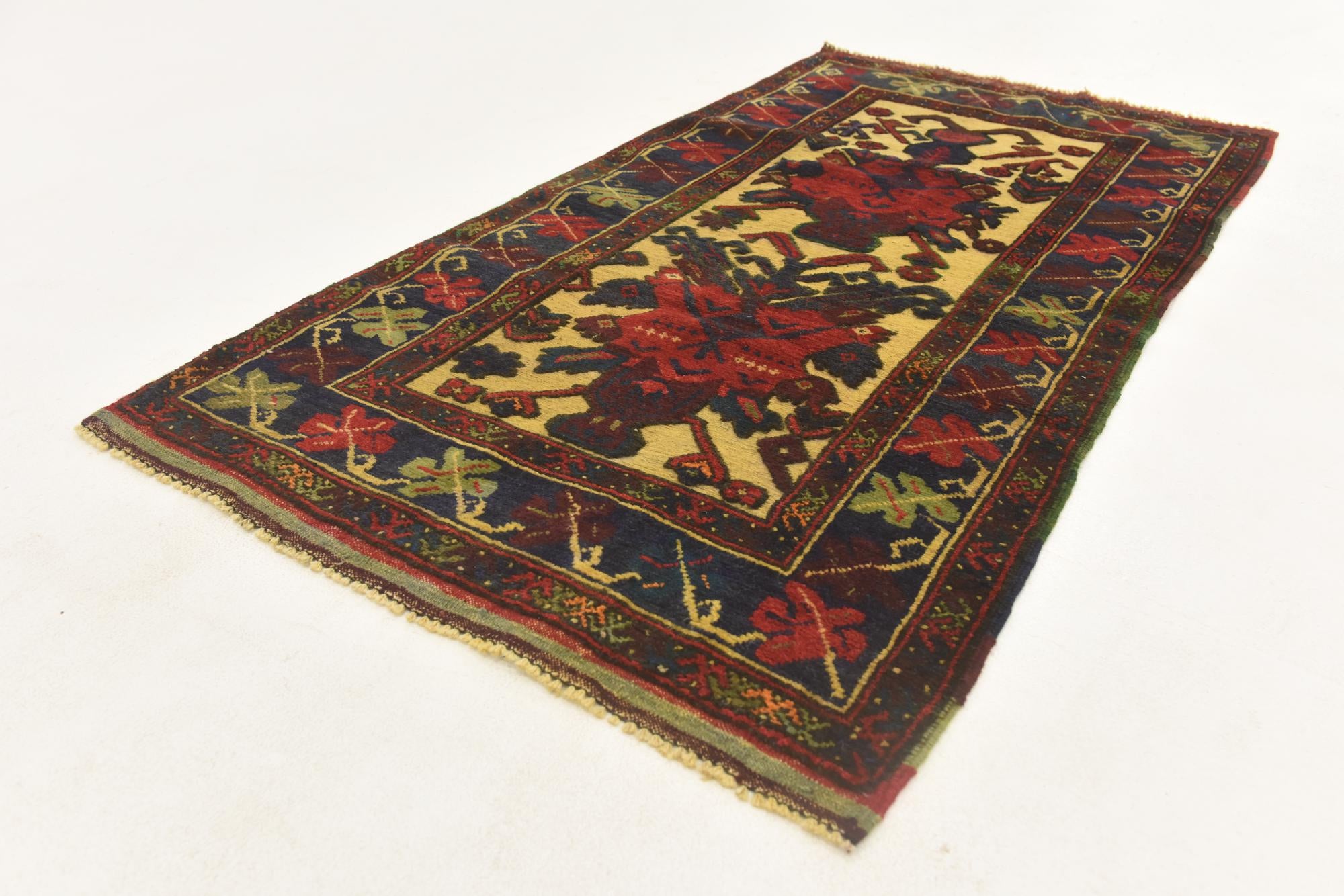 2' 9 x 5' Hand Knotted Sumak Wool Rug