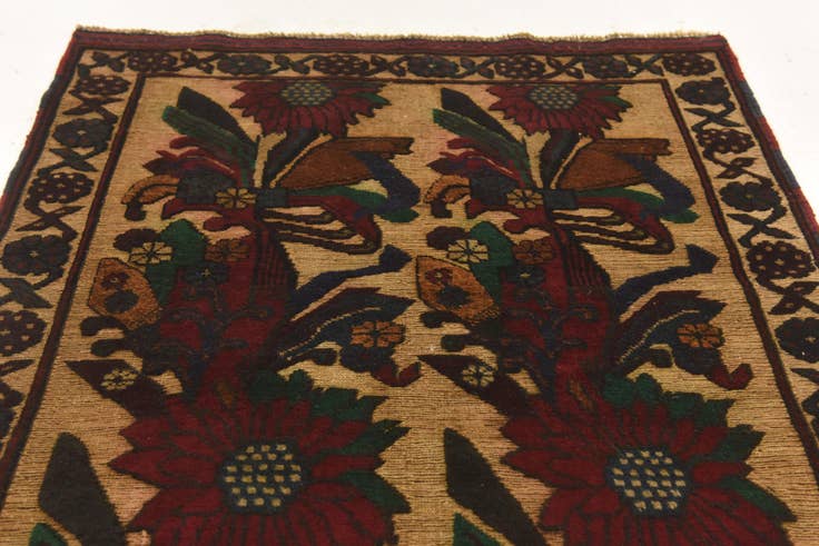 Detail image of 3' x 4' 8 Hand Knotted Sumak Wool Rug