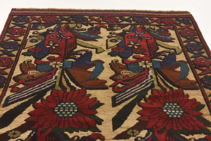 2' 10 x 4' 5 Hand Knotted Sumak Wool Rug