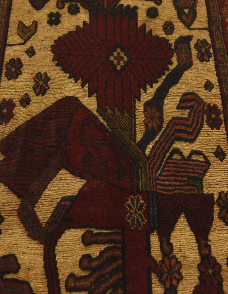 Detail image of 3' x 4' 4 Hand Knotted Sumak Wool Rug