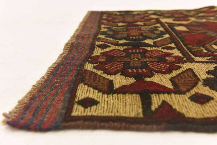 Detail image of 2' 9 x 4' 8 Hand Knotted Sumak Wool Rug