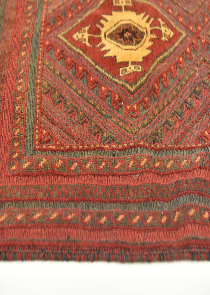 2' 10 x 4' Hand Knotted Sumak Wool Rug