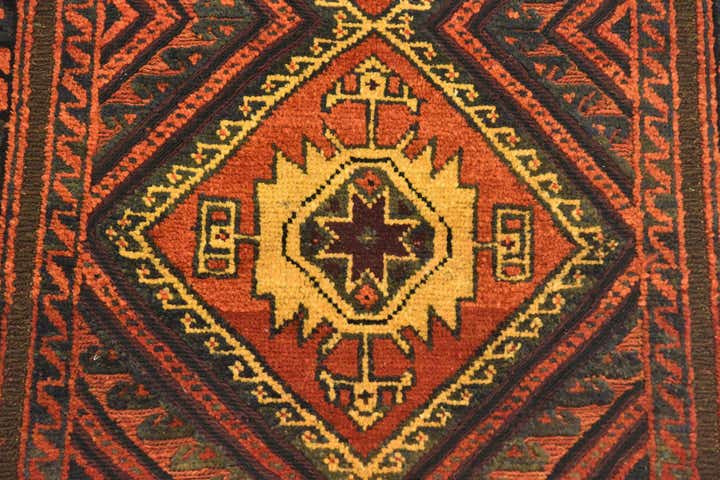2' 8 x 4' Hand Knotted Sumak Wool Rug