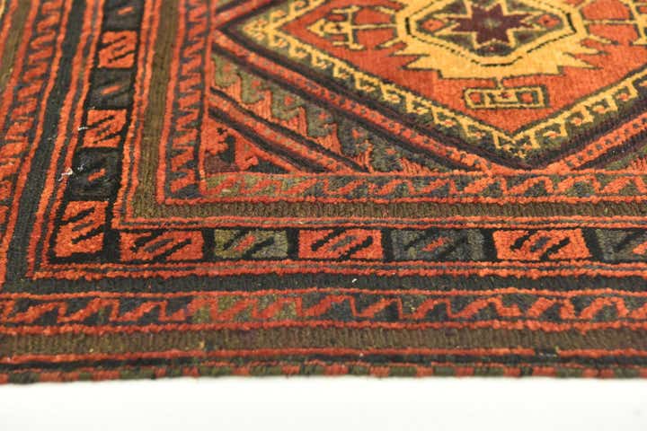 2' 8 x 4' Hand Knotted Sumak Wool Rug