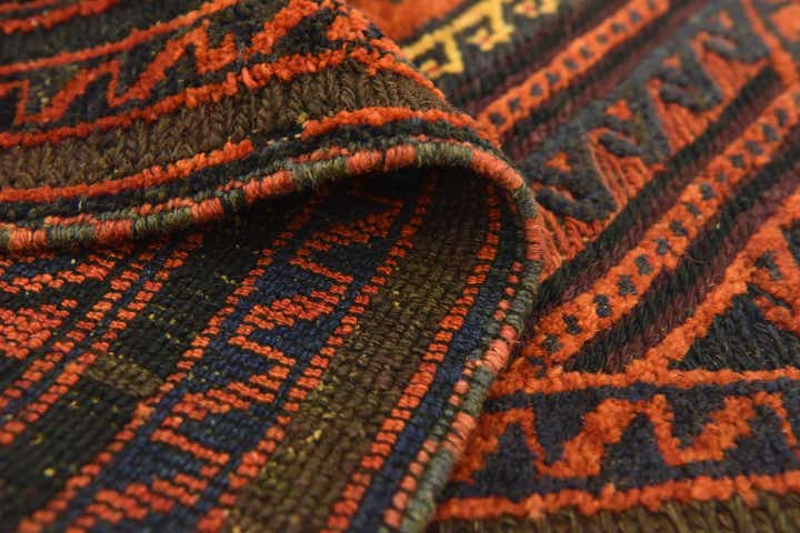 2' 8 x 4' Hand Knotted Sumak Wool Rug