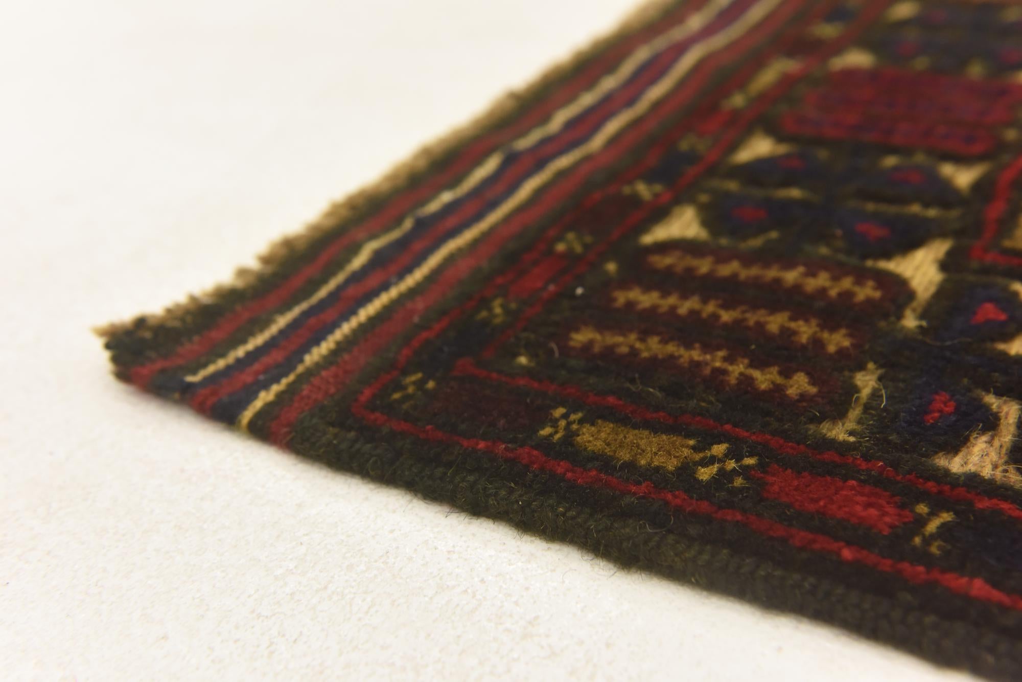 3' x 4' 6 Hand Knotted Sumak Wool Rug