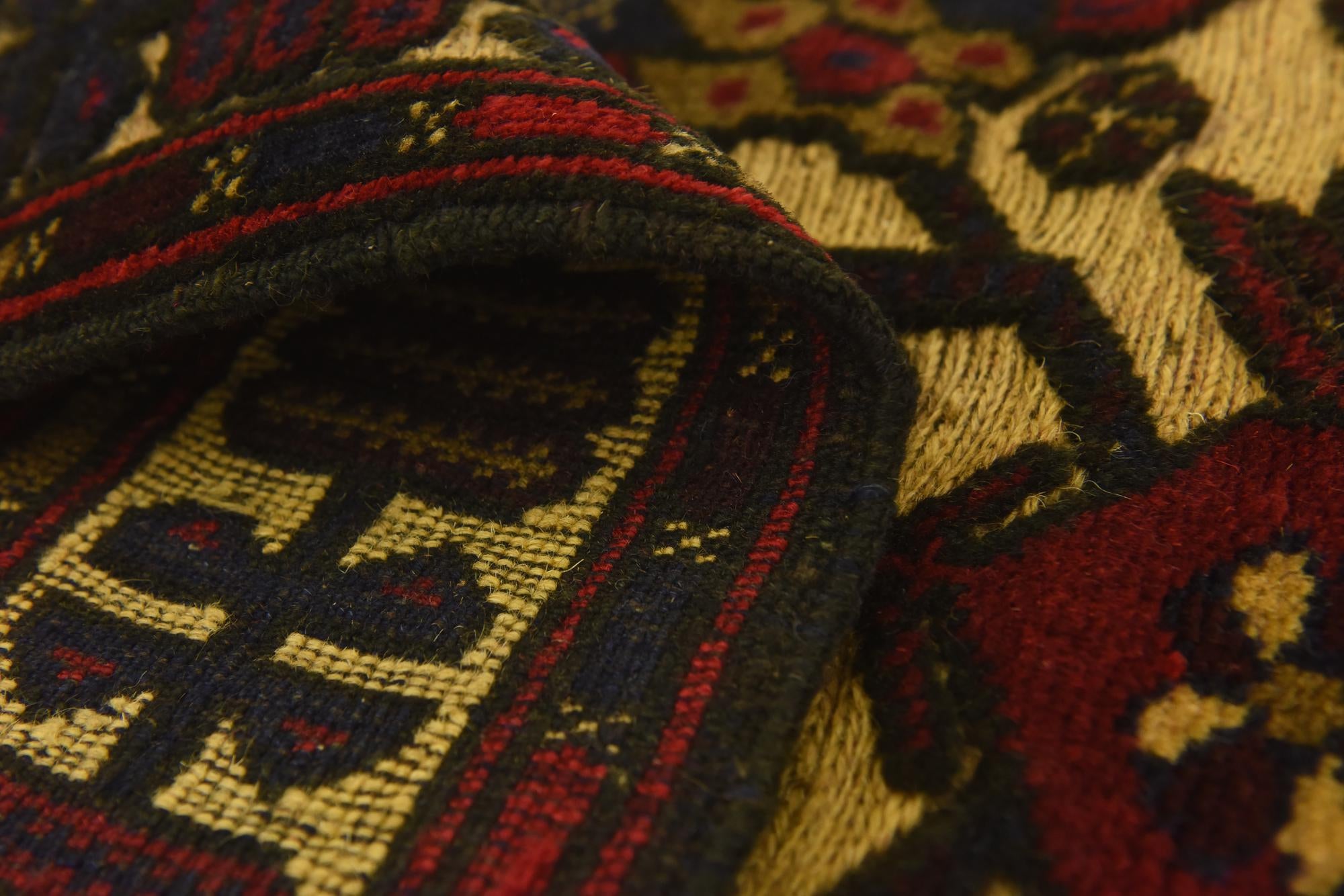 3' x 4' 6 Hand Knotted Sumak Wool Rug