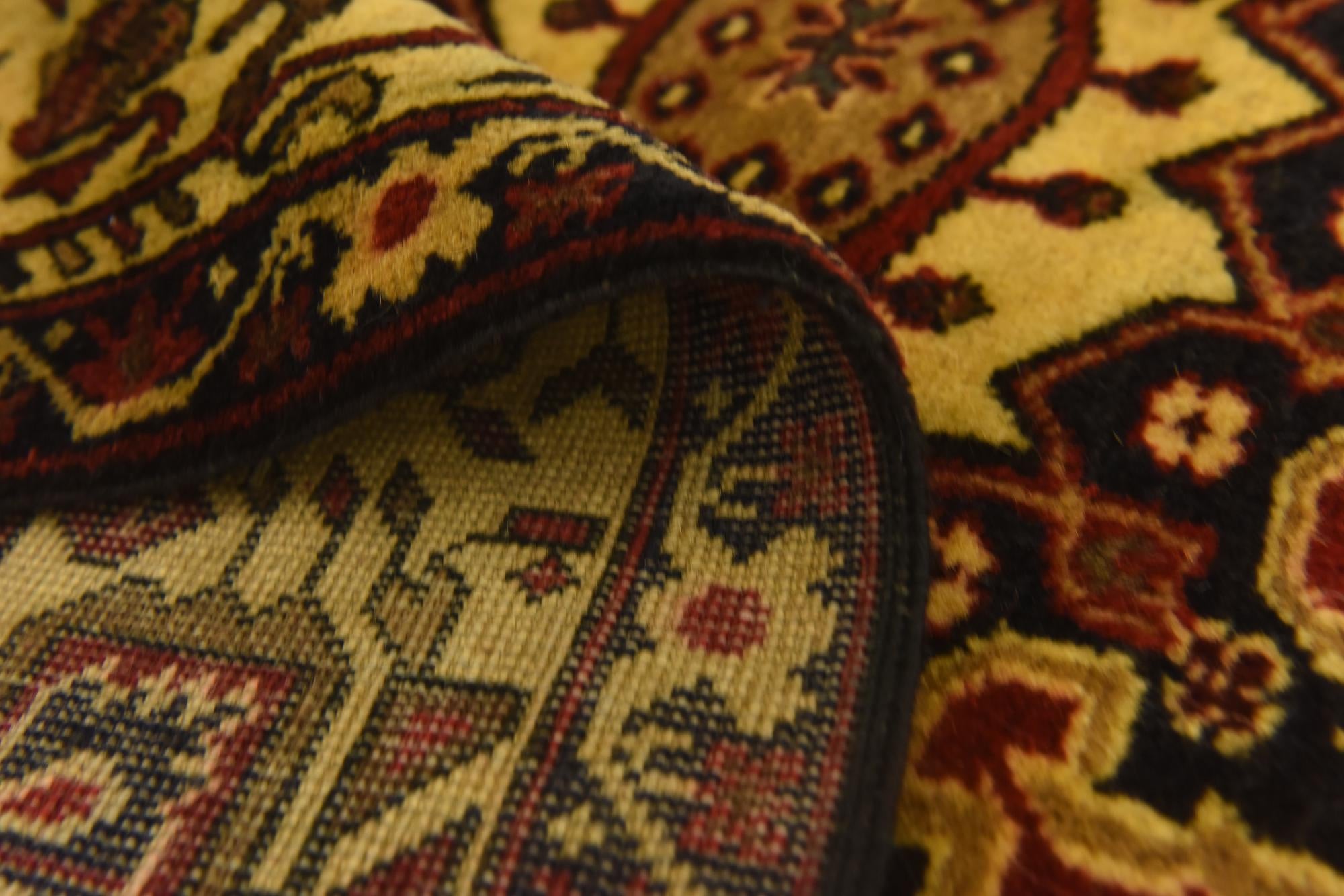 4' 3 x 6' Hand Knotted Sumak Wool Rug