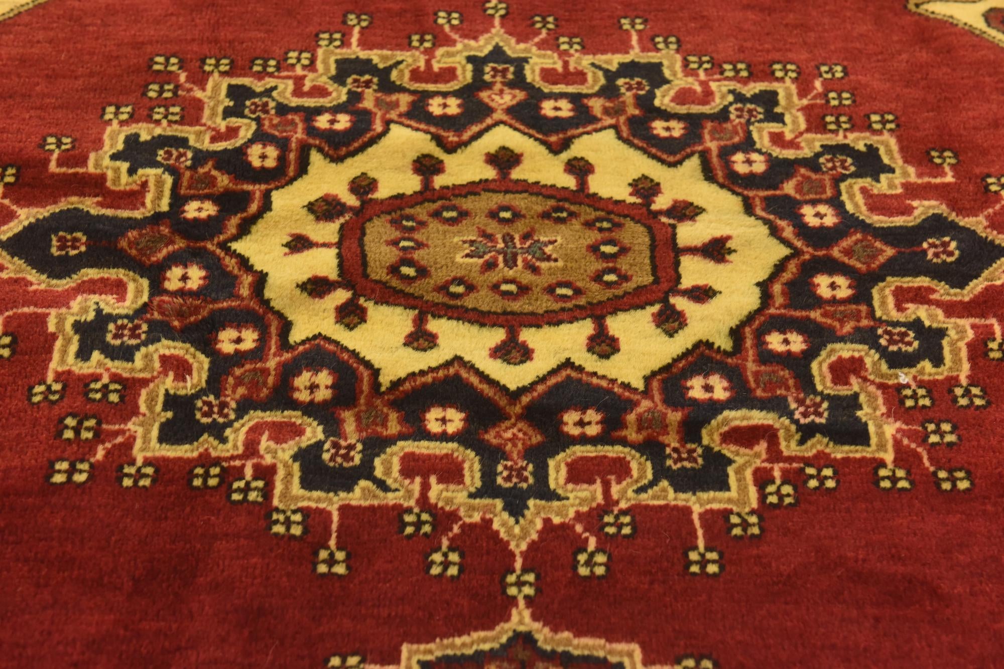 4' 3 x 6' Hand Knotted Sumak Wool Rug