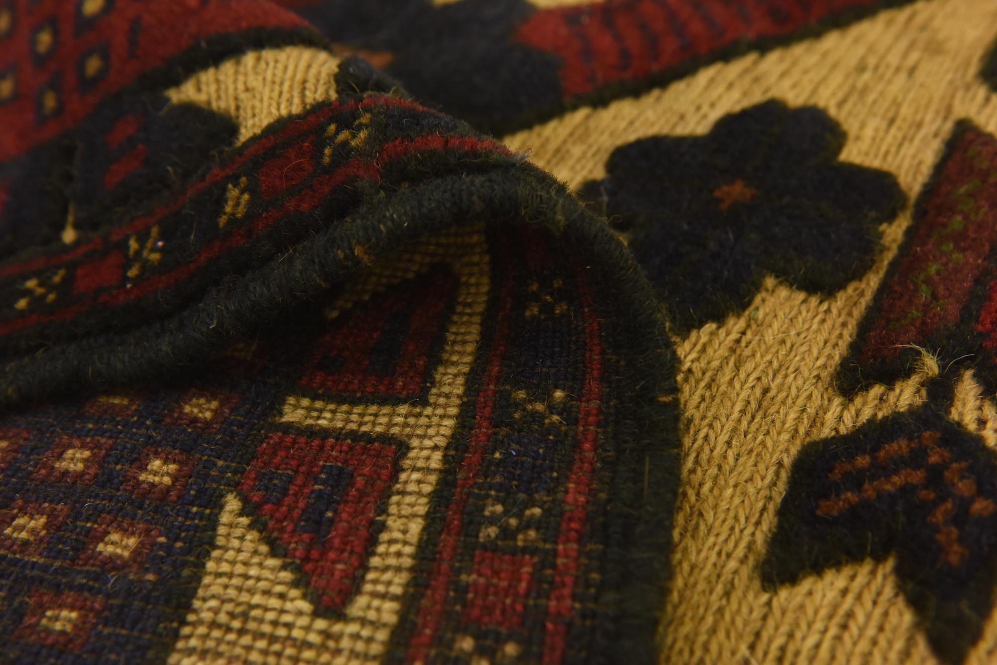 4' 4 x 6' 1 Hand Knotted Sumak Wool Rug