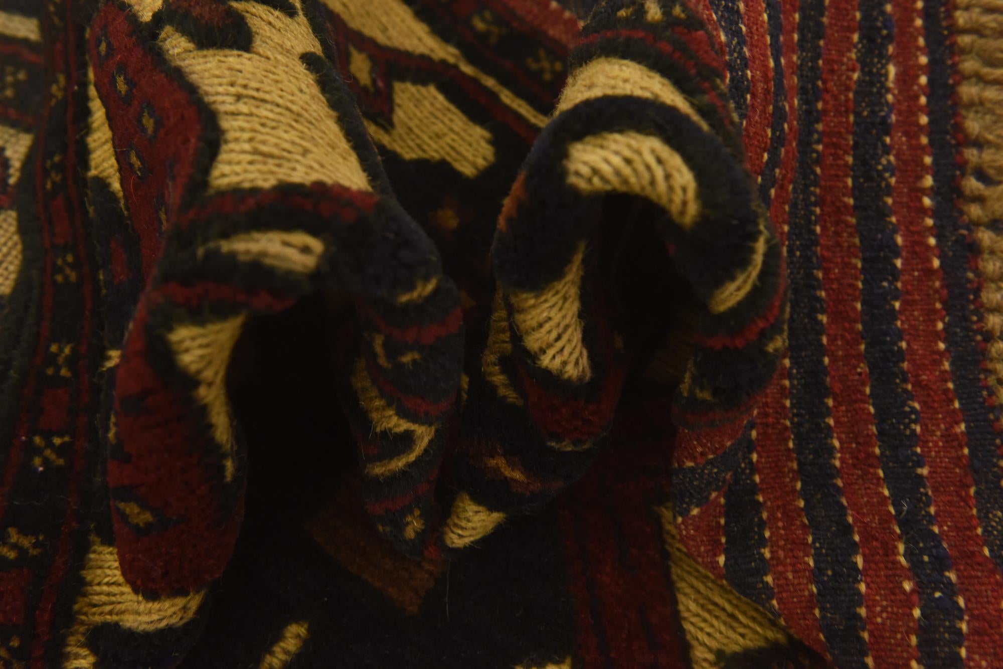 4' 4 x 6' 1 Hand Knotted Sumak Wool Rug