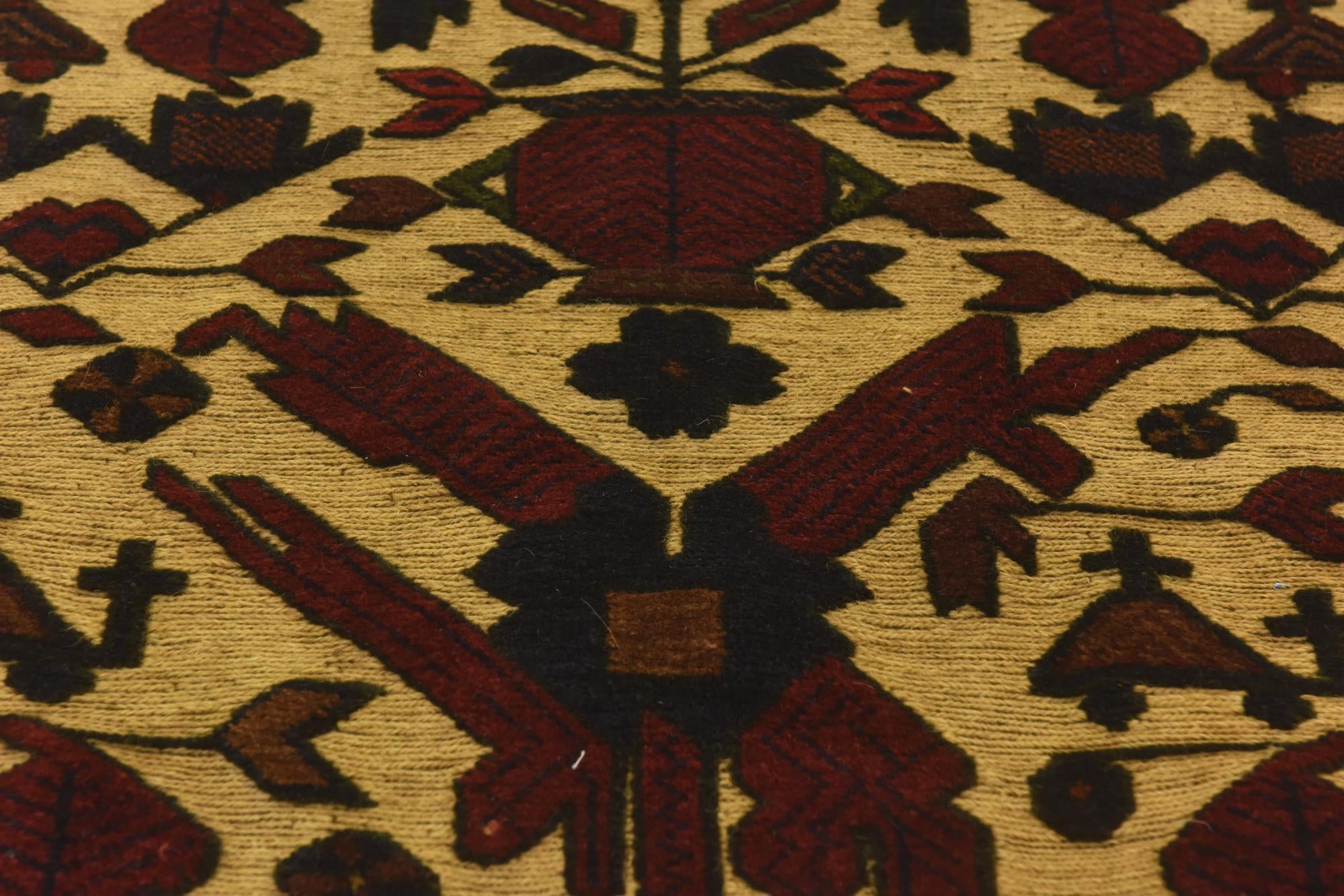 4' 4 x 6' 1 Hand Knotted Sumak Wool Rug