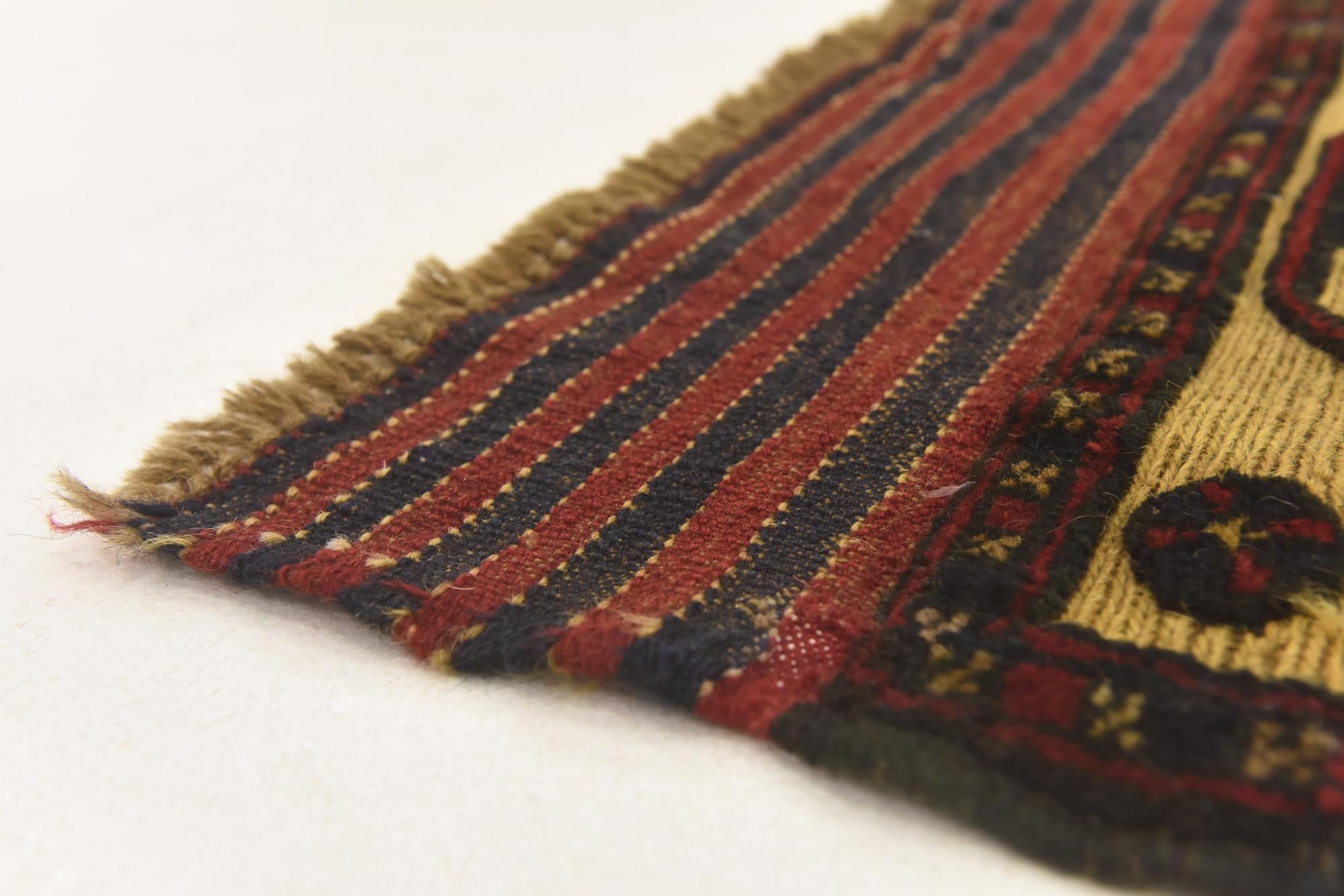 4' 4 x 6' 1 Hand Knotted Sumak Wool Rug