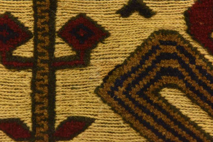 4' x 6' 4 Hand Knotted Sumak Wool Rug