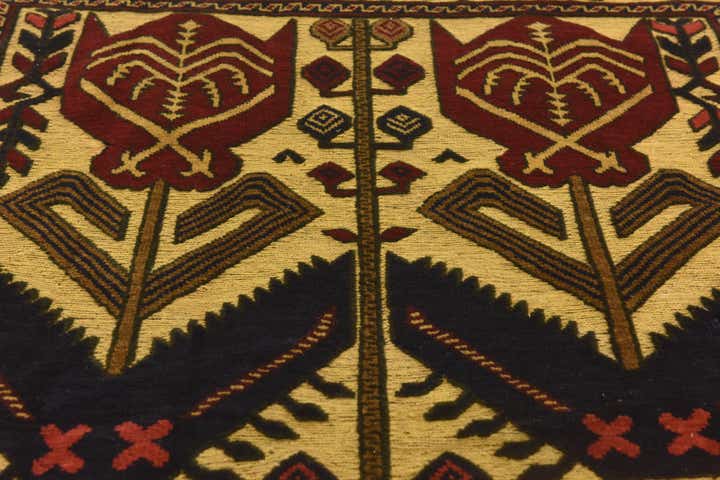 4' x 6' 4 Hand Knotted Sumak Wool Rug