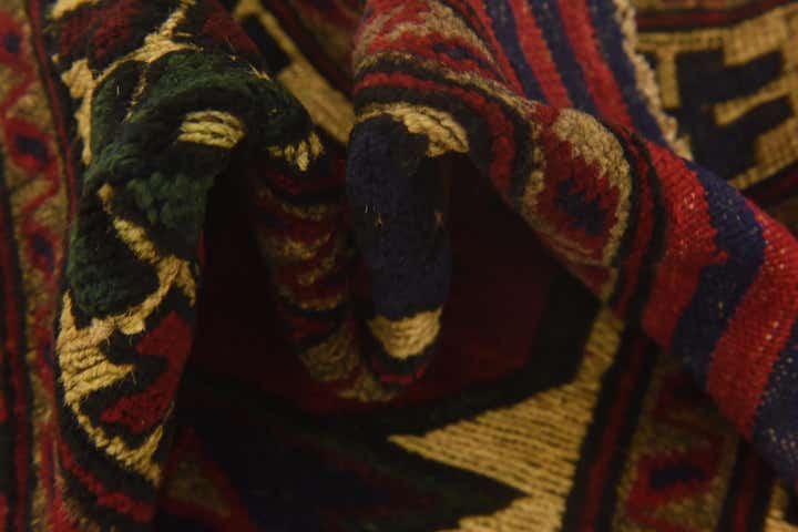 2' 9 x 4' 10 Hand Knotted Sumak Wool Rug