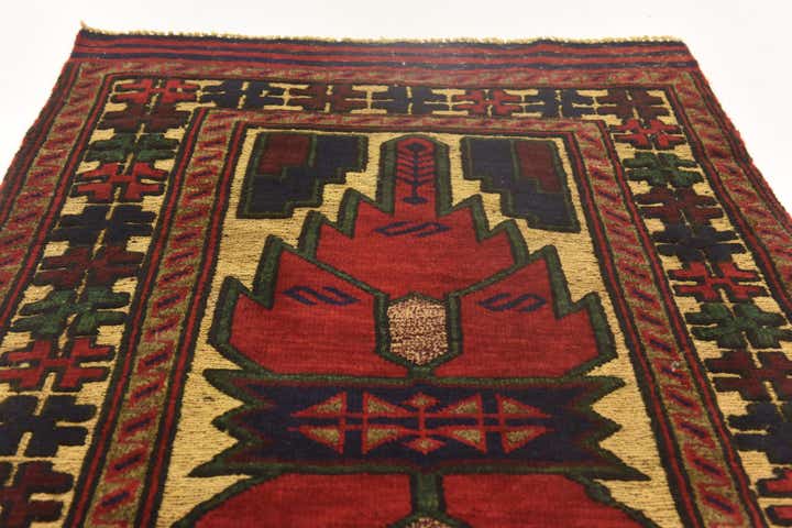 2' 9 x 4' 10 Hand Knotted Sumak Wool Rug