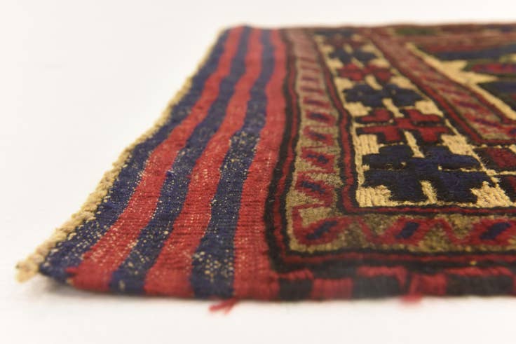 Detail image of 2' 9 x 4' 10 Hand Knotted Sumak Wool Rug