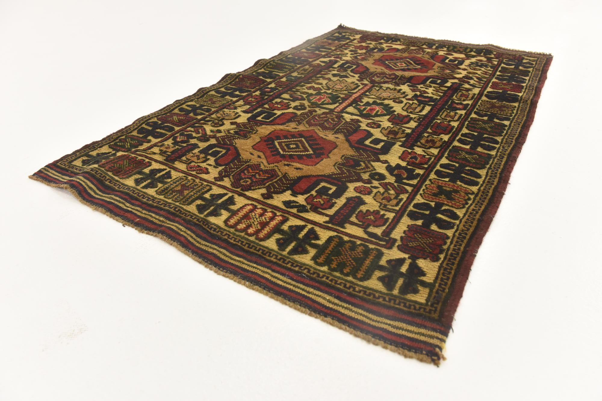 2' 10 x 4' 7 Hand Knotted Sumak Wool Rug