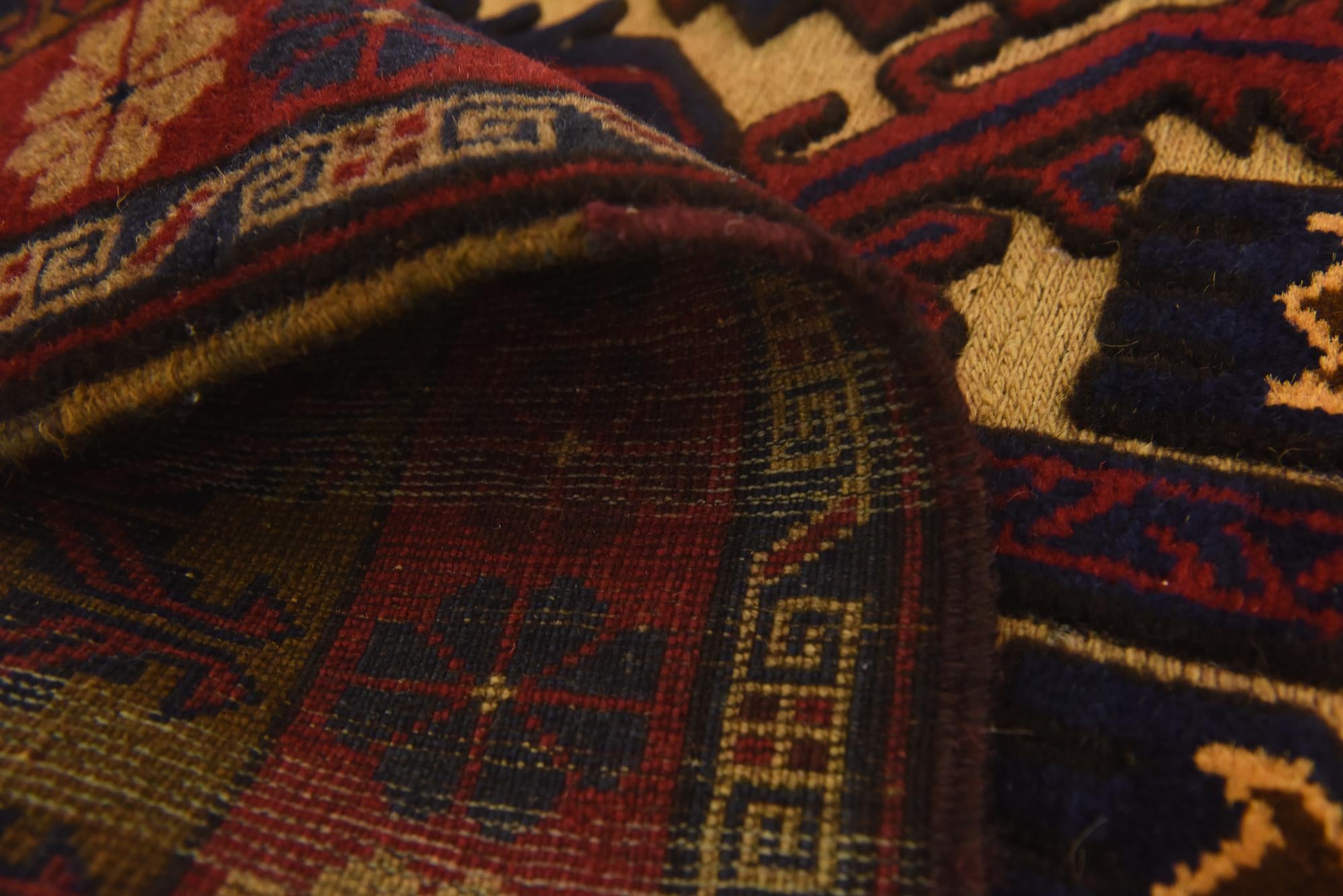 2' 8 x 4' 8 Hand Knotted Sumak Wool Rug