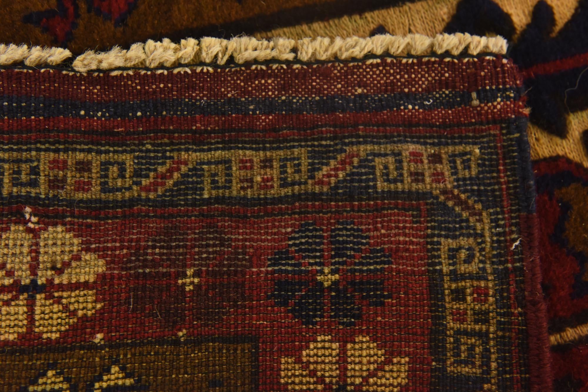 2' 8 x 4' 8 Hand Knotted Sumak Wool Rug