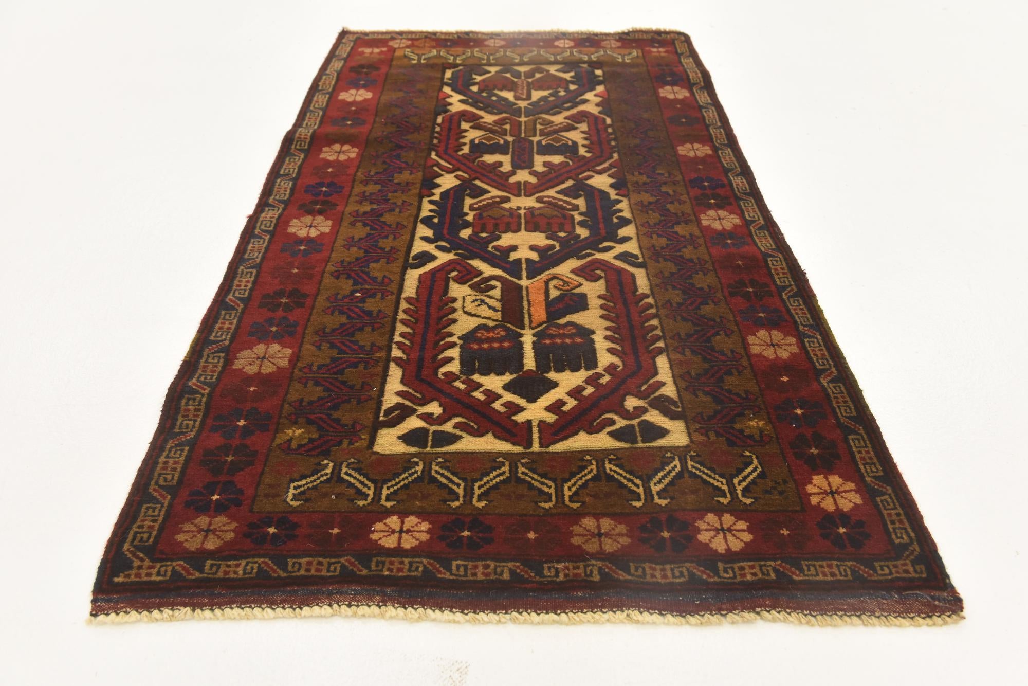 2' 8 x 4' 8 Hand Knotted Sumak Wool Rug
