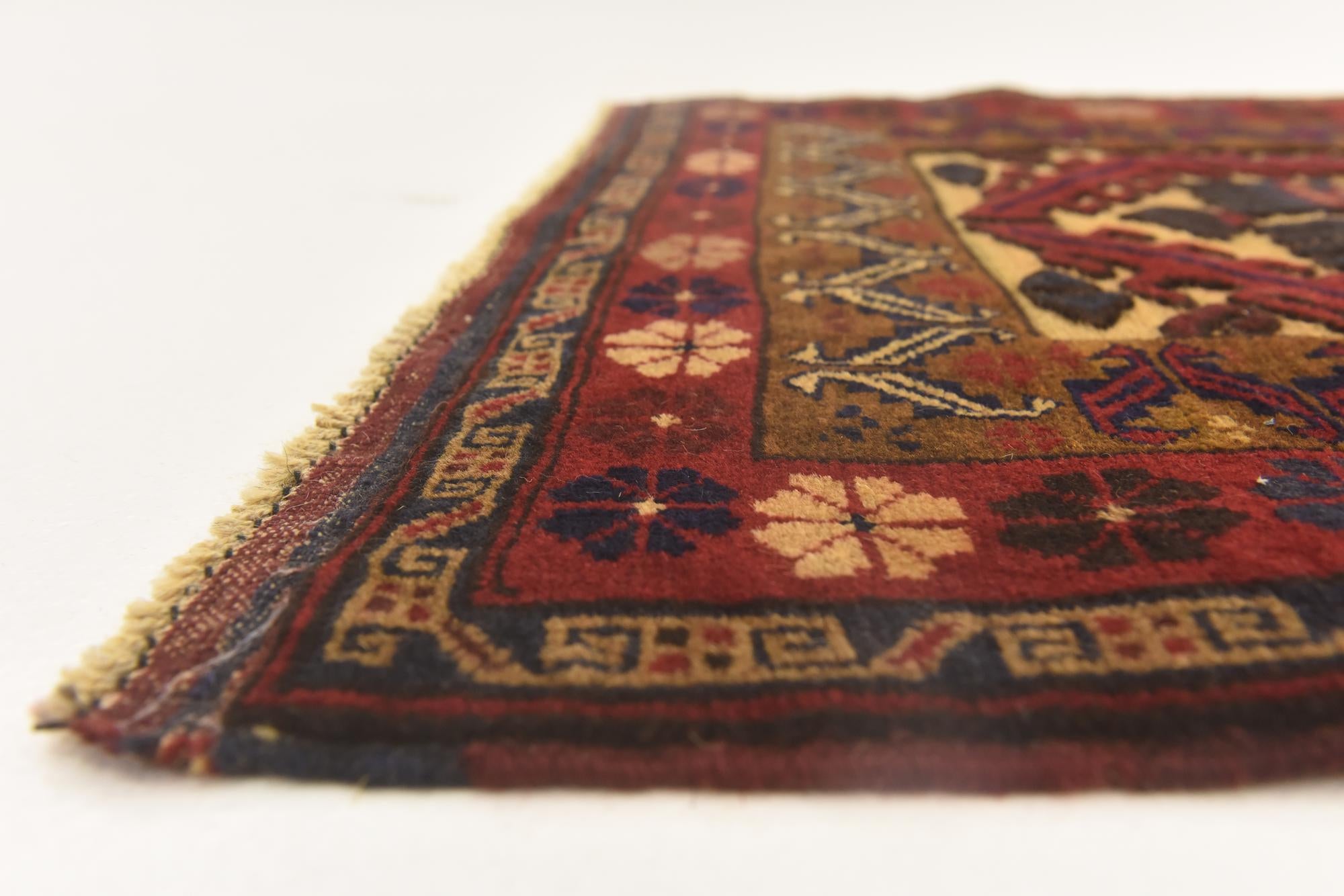 2' 8 x 4' 8 Hand Knotted Sumak Wool Rug