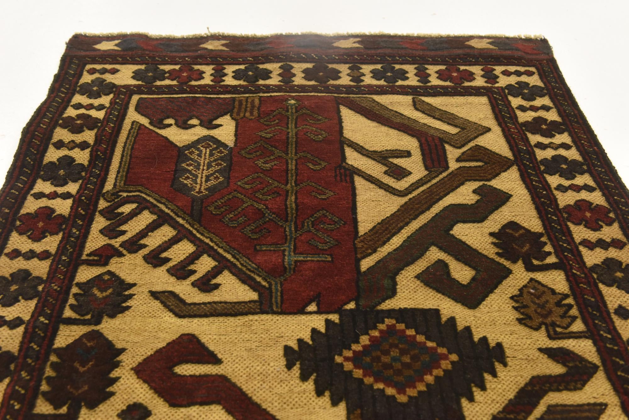 2' 10 x 4' 8 Hand Knotted Sumak Wool Rug