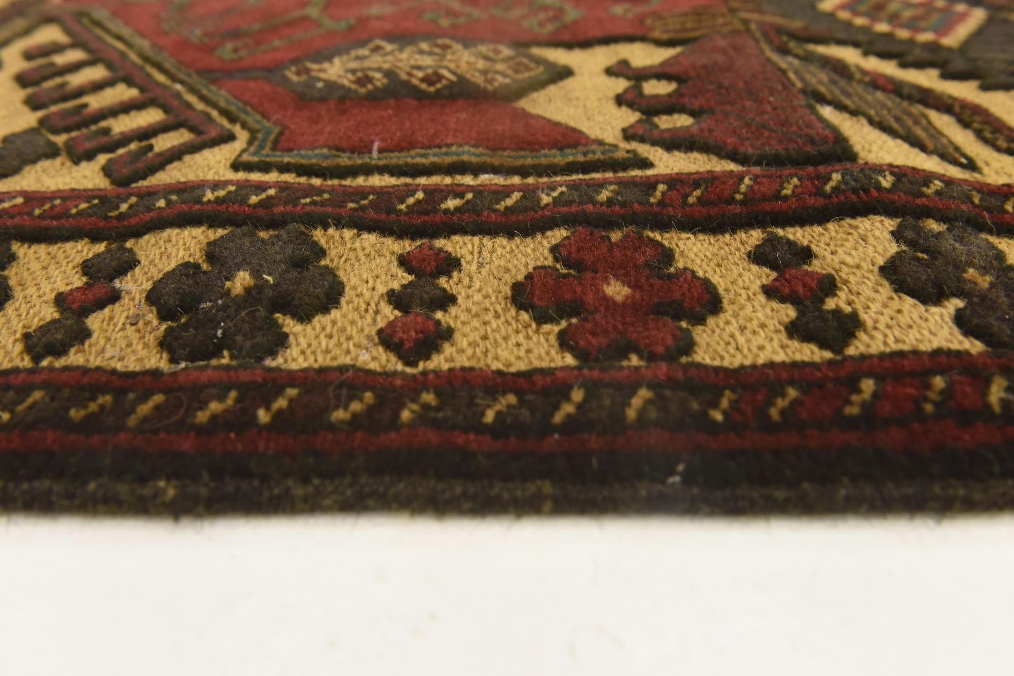 2' 10 x 4' 8 Hand Knotted Sumak Wool Rug
