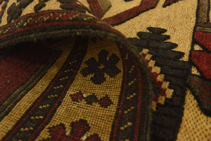 2' 10 x 4' 8 Hand Knotted Sumak Wool Rug
