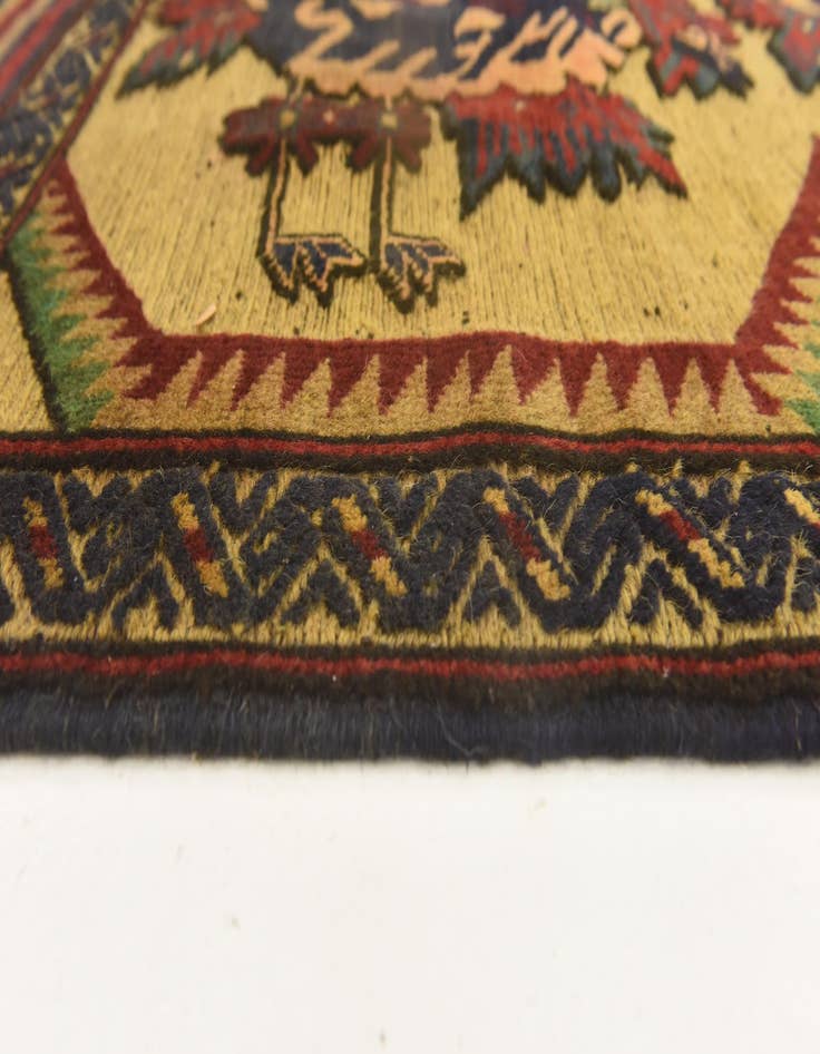 Detail image of 3' 2 x 4' 6 Hand Knotted Sumak Wool Rug