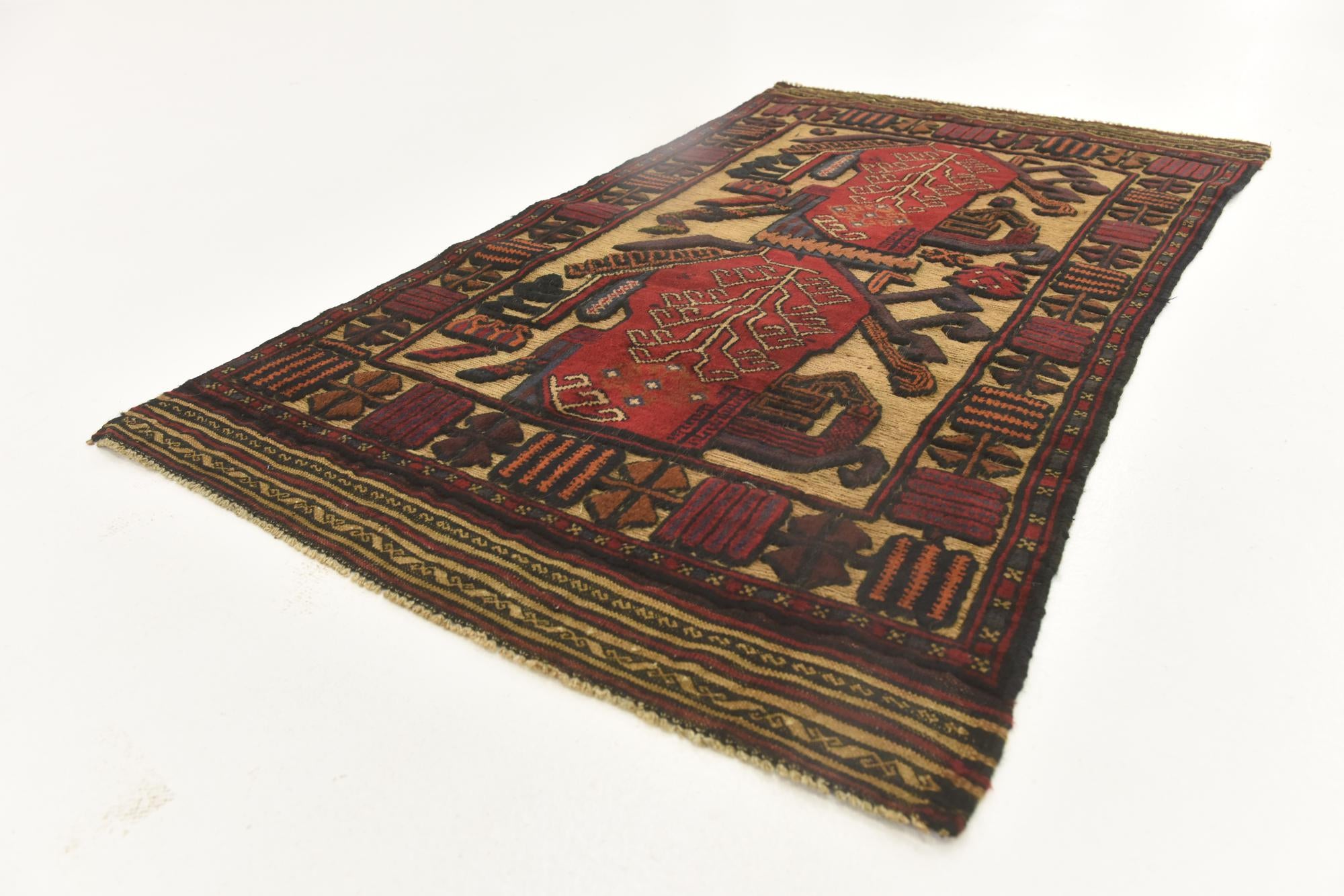 2' 10 x 4' 8 Hand Knotted Sumak Wool Rug