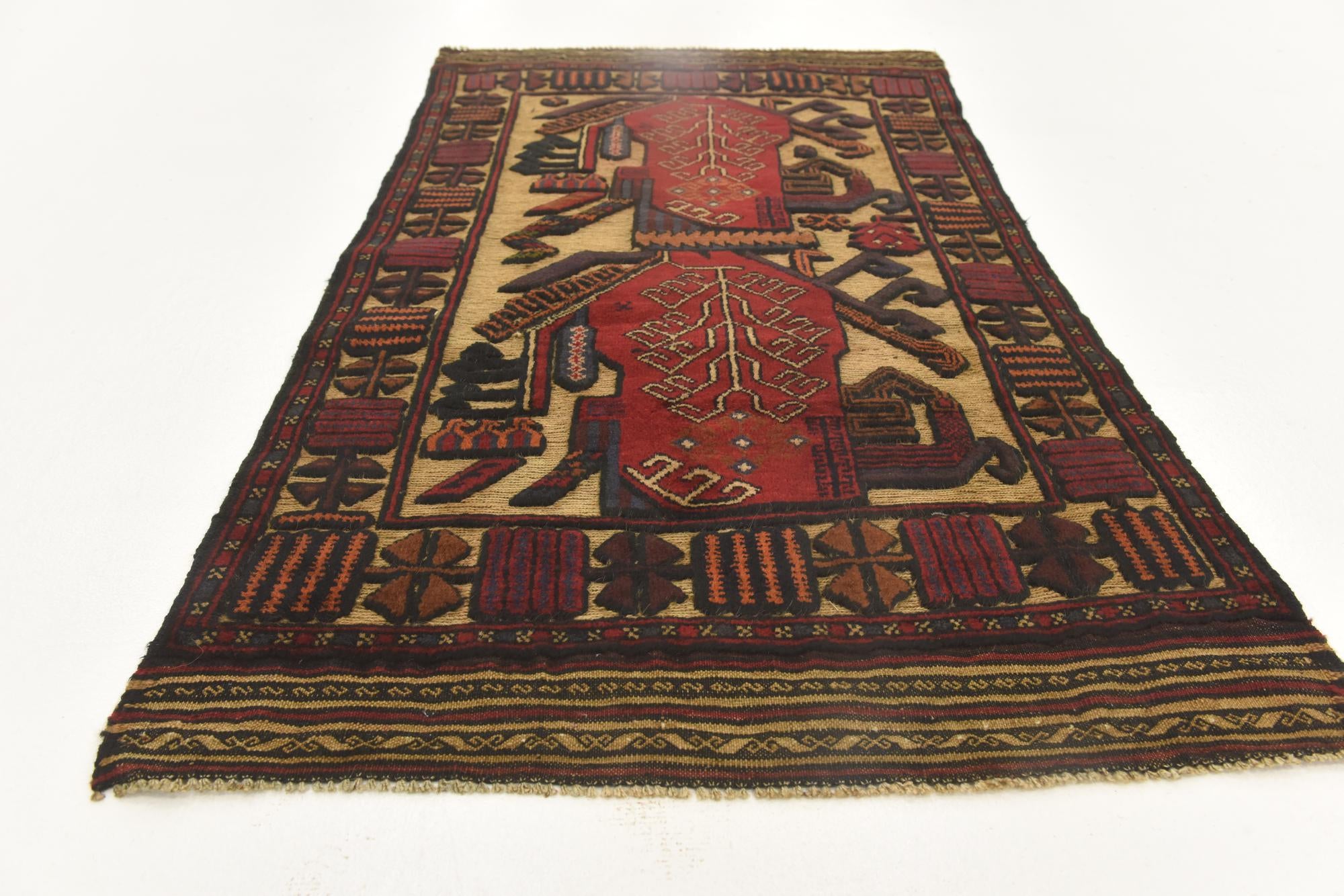 2' 10 x 4' 8 Hand Knotted Sumak Wool Rug