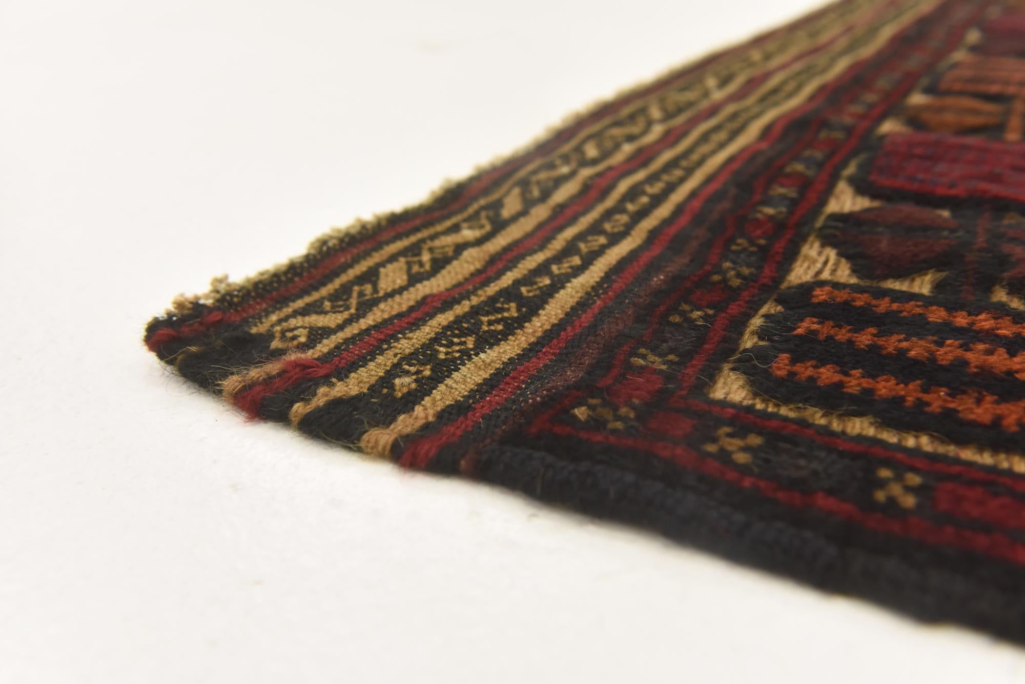 2' 10 x 4' 8 Hand Knotted Sumak Wool Rug