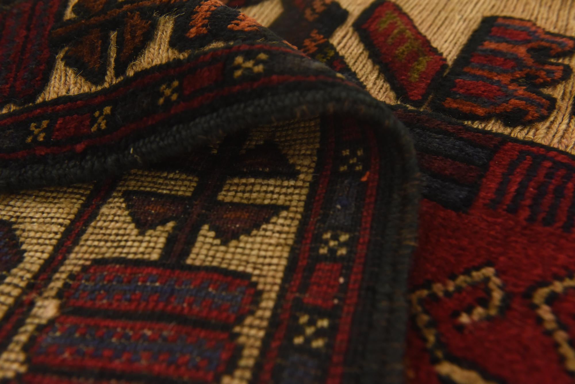 2' 10 x 4' 8 Hand Knotted Sumak Wool Rug