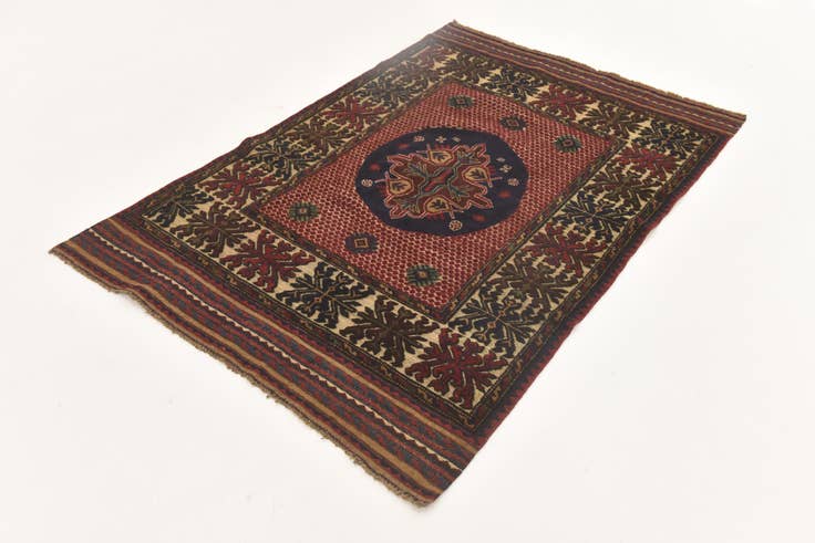 Detail image of 4' 1 x 6' 3 Hand Knotted Sumak Wool Rug