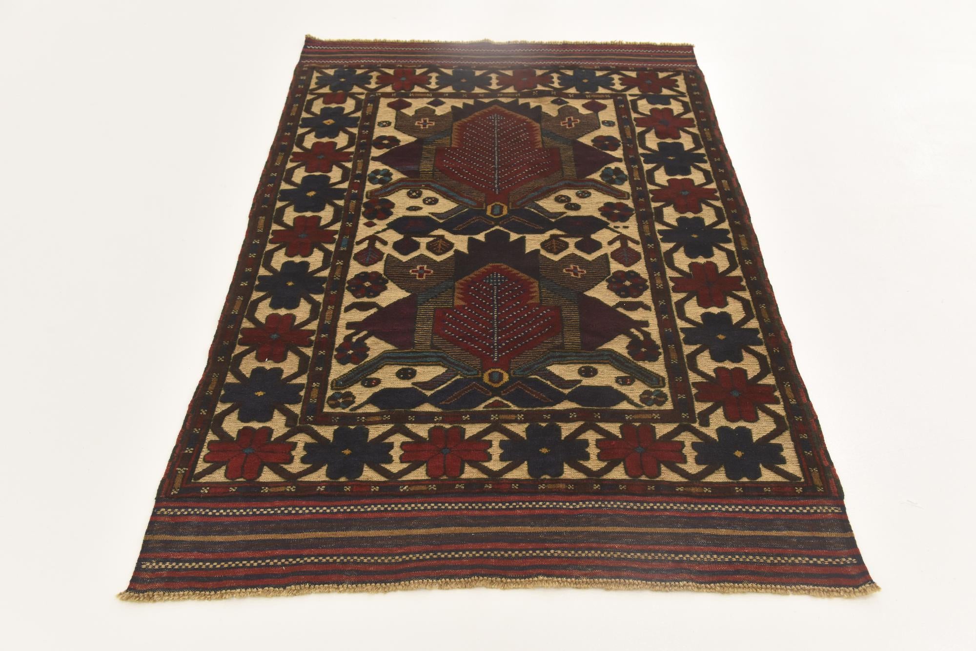 3' 11 x 5' 9 Hand Knotted Sumak Wool Rug